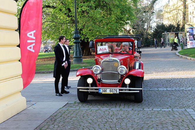 1,5 hour oldtimer convertible Prague sightseeing tour - Old Town Icons in Motion: Charles Bridge, Astronomical Clock, and Wenceslas Square