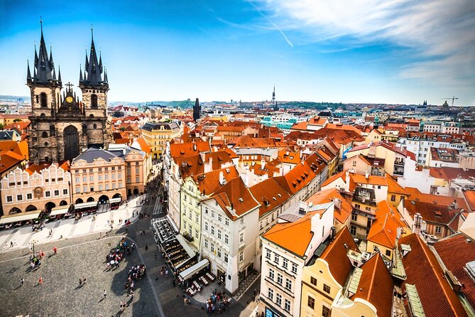 2-Hour Old Town and Jewish Quarter Tour in Prague - Old Town Hall and the Astronomical Clock, outside viewing with a full story