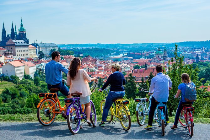 7 BEST VIEWS - PRAGUE eBIKE TOUR - Prague Castle without the time trap