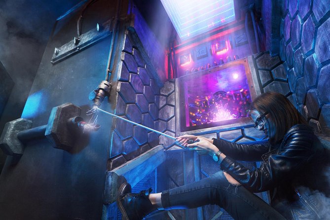 Apocalypse Zombie 2213 Escape Game in Prague - Puzzles and Difficulty: Medium-Challenge for Sci-Fi Teams