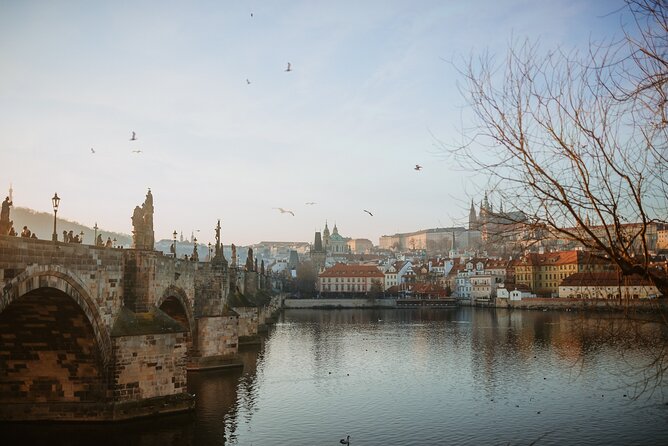 Award-Winning Prague Evening Old Town Food and Drink Tour - Guide Quality: The Difference Between a Walk and a Real Experience