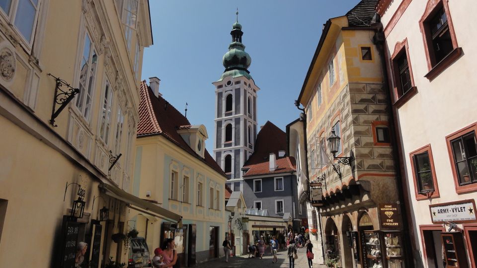 Cesky Krumlov Private Day Trip from Prague - Krumlov Castle Planning: Season Closures and Extra Tickets