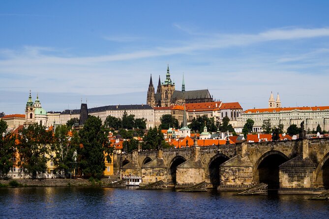 Classic Prague Castle Tour, Strahov Monastery & Castle District - Key highlights to look for