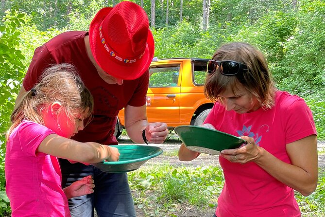 Countryside, Czech Garnet Panning, Farm,Lunch&Beer 4WD Adventure - Getting picked up: timing, meeting point, and what private really changes