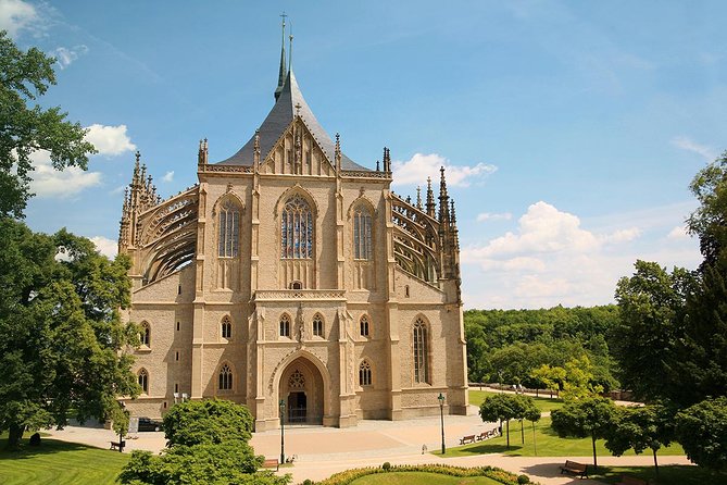 Day Trip to Kutná Hora by train from Prague - Lunch Stop: Own-Cost Food and How to Protect Your Time