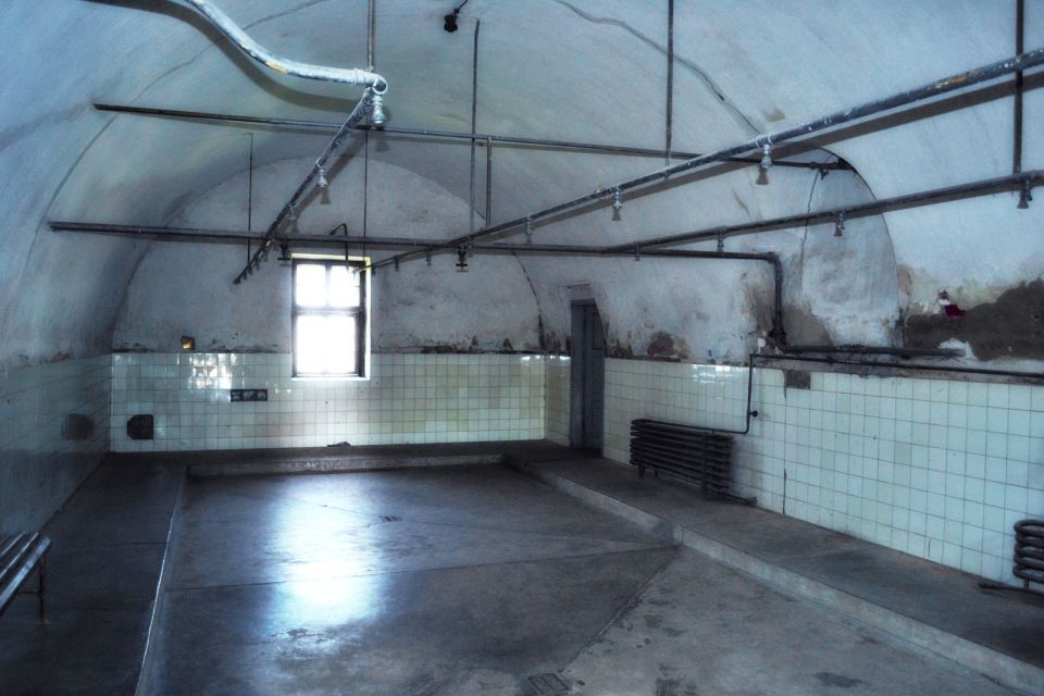 From Prague: All-inclusive Bus Tour to Terezin Memorial - The short free time: use 30 minutes to reset