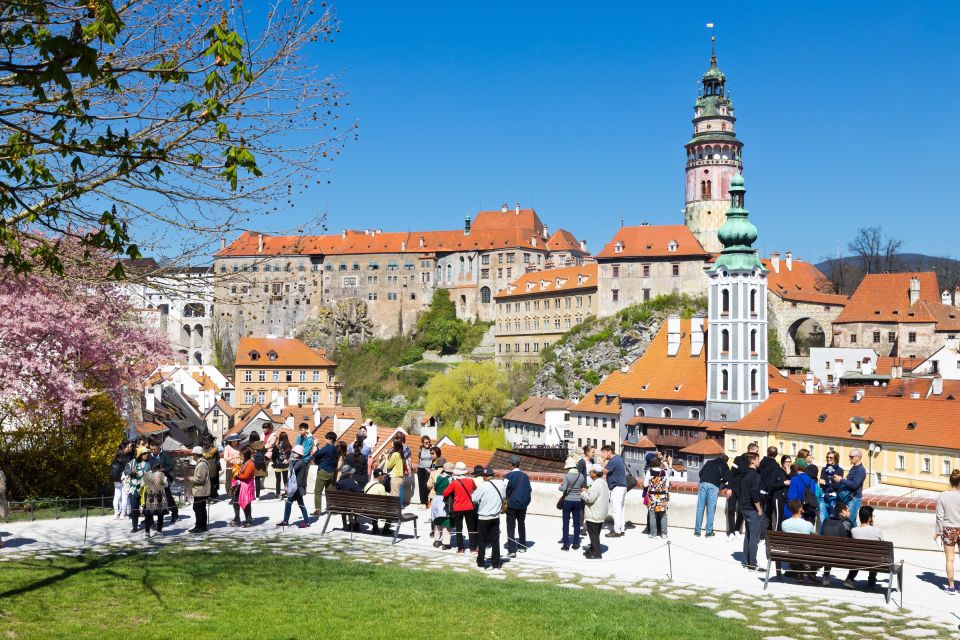From Prague: Full-Day Český Krumlov Tour with Lunch - Lunch timing: what changes in summer versus winter