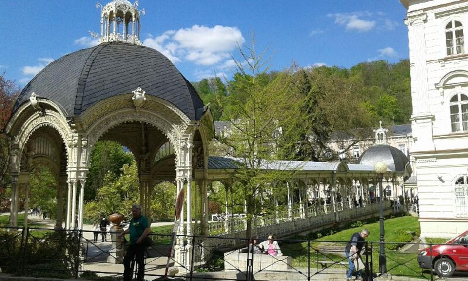 From Prague: Karlovy Vary Full-Day Tour - Lunch plus free time for shopping: how to make the most of your 2 hours