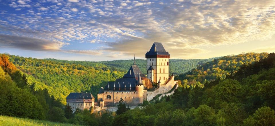 From Prague: Karlštejn Castle & Koněprusy Caves Tour - The Lunch Break: Real Czech Food, Not Just a Sandwich Stop