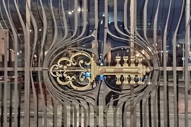 Guided Old Town & Jewish quarter Walking Tour Prague (Tip-based) - Prasná brána: the border between old and new on your route