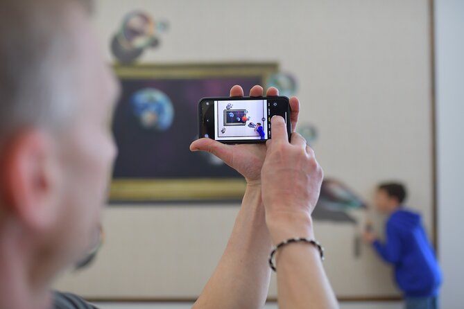 IAM Illusion Art Museum Prague Fast Pass Ticket - Photo-Friendly Layout: Finding the Best Angles Faster