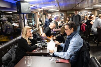 Jazz Boat: Popular LIVE JAZZ dinner cruise - Choosing the early or late cruise: match it to your night