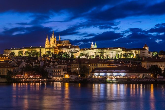 Johnny's Prague Photography Tour - Stop 1: Staroměstské náměstí with Týn Church and a spiral staircase