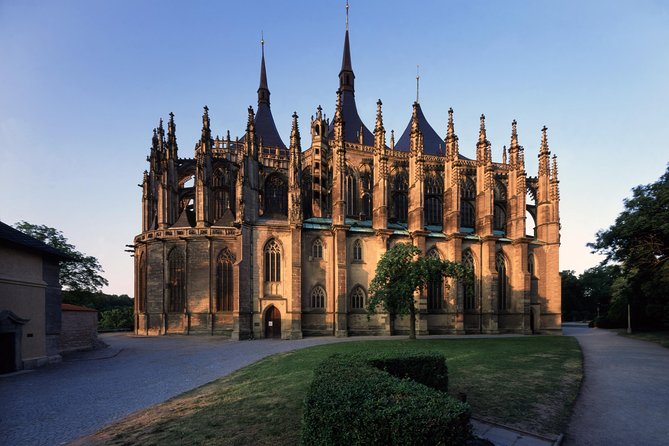 Kutna Hora Half-Day, Incl. the Bone Church & St.Barbara Cathedral - The Prague-to-Kutná Hora drive: time cost you can’t skip