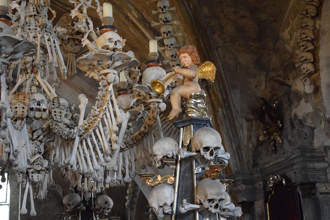 Kutna Hora Half-Day, Incl. the Bone Church & St.Barbara Cathedral - Stop 1: Sedlec Ossuary rules and how to plan your timing