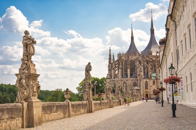 Kutna Hora Private Day Trip from Prague by Train - Hotel pickup, tickets, and train connections: the real value