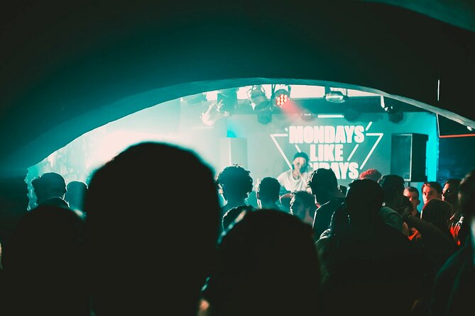 MONDAYS LIKE FRIDAYS - GIRLS 3 FREE DRINKS | Admission Ticket - Timing and pacing: 10:00 pm start and about 7 hours