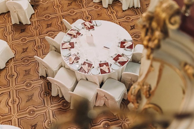 Mozart Concert and Dinner in Prague - Drinks at the show: how to think about packages before you buy