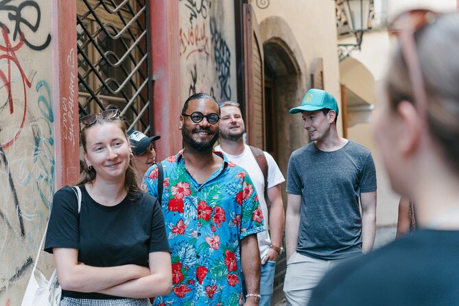 Old Town, Astronomical Clock & Underground Tour with PragueWay - Meeting point and pacing: how to avoid the usual Prague chaos