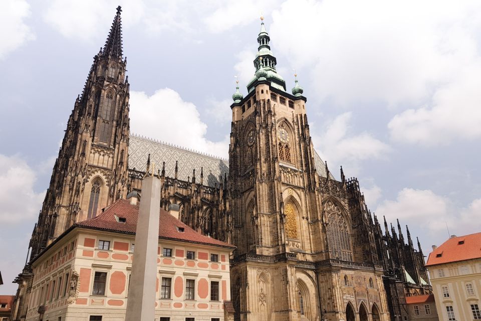 Prague: 1-Hour Castle Tour With Fast-GET Admission Ticket - Should you book this 1-hour Prague Castle tour?