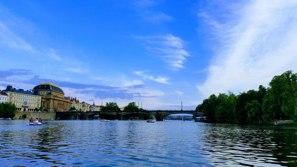 Prague: 2-Hour Lunch Cruise on the Vltava River - Should You Book This Vltava Lunch Cruise on Your Prague Trip?