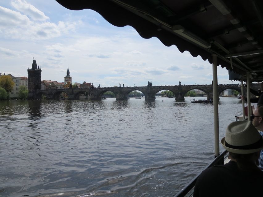 Prague: 2-Hour Lunch Cruise on the Vltava River - Meeting at Old Town Square: Get Your Timing Right