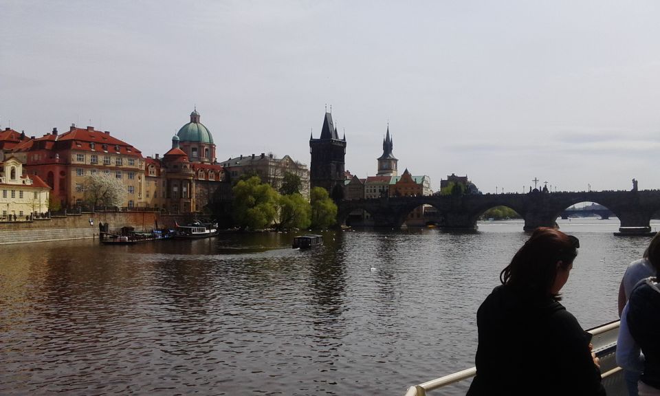 Prague: 2-Hour Lunch Cruise on the Vltava River - The Buffet Lunch on the Boat: What All-You-Can-Eat Really Means