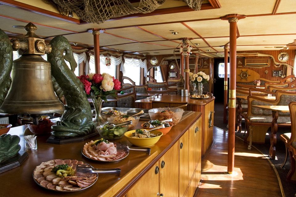 Prague: 2-Hour Lunch Cruise on the Vltava River - Riverside Sights You’ll See From the Water (and What to Notice)