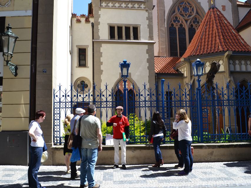 Prague: 2-Hour Old Town and Jewish Ghetto Walking Tour - Entering Prague’s Old Town: Týn Cathedral to Old Town Square