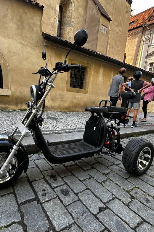 Prague: 2 hours FUN TRIKE tour in Prague with guide - Getting Comfortable Fast: Test Drive, Helmets, and No License Needed