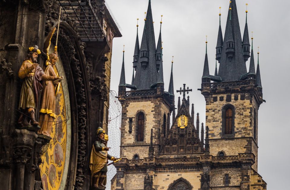 Prague: 3-Hour Walking Tour of Old Town & Prague Castle - Old Town Square and the Astronomical Clock stories you’ll remember