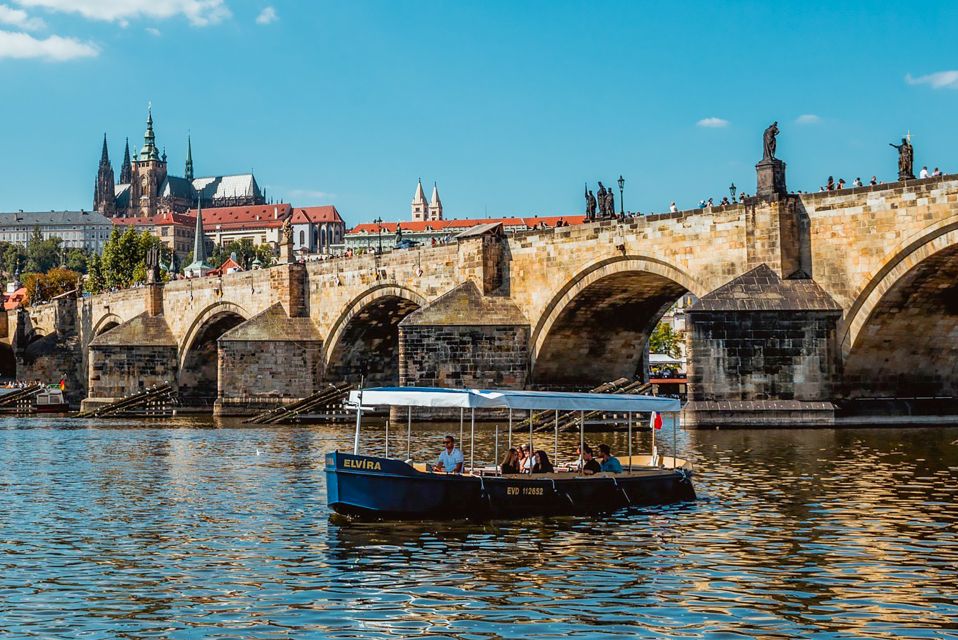 Prague: 45-Minute Sightseeing Cruise to Devil's Channel - The guide makes or breaks it: what you should expect from live narration