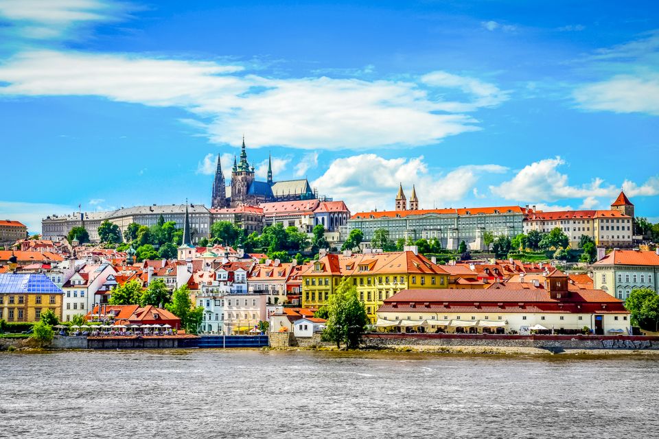 Prague: 45-Minute Sightseeing Cruise to Devil's Channel - Winter vs summer: the closed-top heated boat reality check