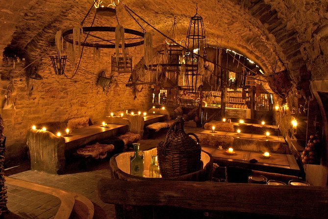 Prague 5 Courses Medieval Dinner and Live Performances - Seating, Shared Tables, and Light Levels: The Small Factors That Change the Night
