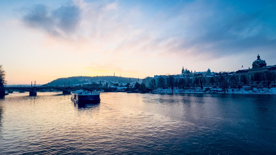 Prague: 50-Minute Sightseeing Evening Cruise - Rudolfinum and the first illuminated landmarks along the Vltava