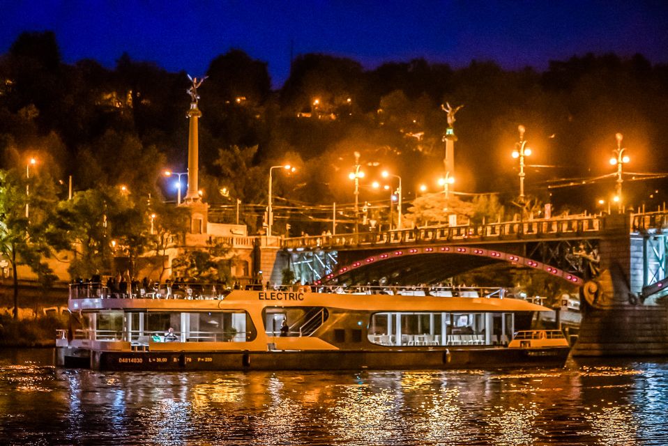 Prague: 50-Minute Sightseeing Evening Cruise - Charles Bridge looks better when you’re not standing on it