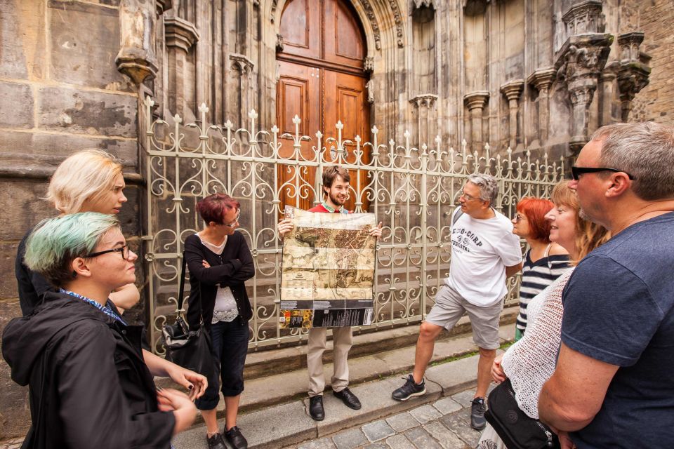 Prague: 6-Hour City Tour including Cruise and Lunch - Jewish Quarter: synagogues, cemetery views, and a clearer story