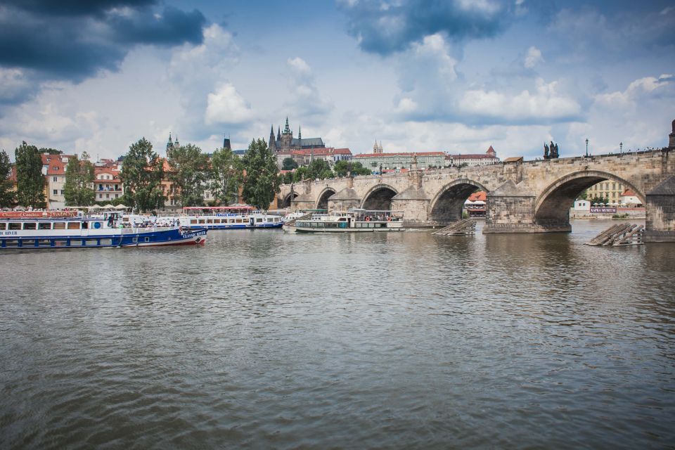 Prague: Afternoon Beer Cruise with Drinks Included - Drinks Included: Beer, Wine, or Soft Drinks (Choose Your Set)