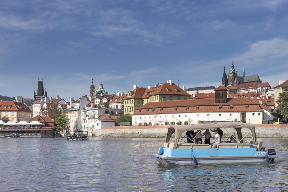 Prague: Beer Boat Tour - Music, Captain Personality, and the Group Vibe