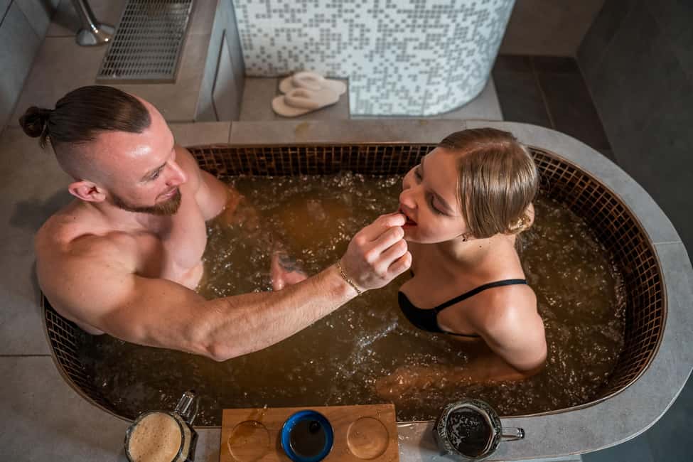 Prague: Beer Spa Experience with Unlimited Beer and Sauna - Languages, Staff Help, and Getting Comfortable Fast
