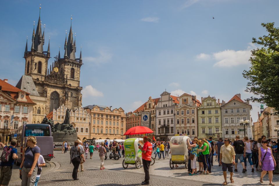 Prague: Big Bus Hop-on Hop-off, Castle Tour and River Cruise - Prague Castle exteriors at 14:15: what the guided stop really means