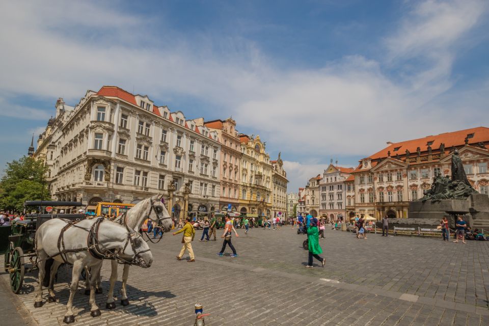 Prague: Big Bus Hop-on Hop-off, Castle Tour and River Cruise - Connecting the dots: Charles Bridge views and Kampa Park