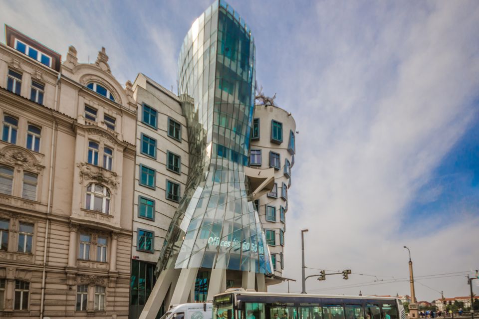 Prague: Big Bus Hop-on Hop-off, Castle Tour and River Cruise - Timing, traffic, and the real-life version of a timetable