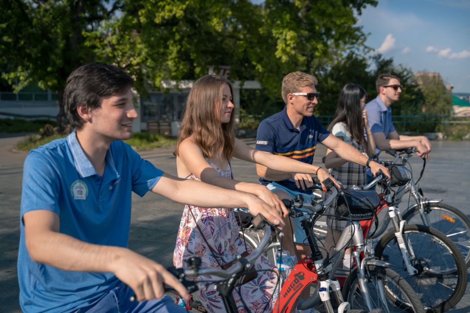 Prague: Bike or E-Bike City Tour with A Local Guide - Getting bearings fast on two wheels in Prague