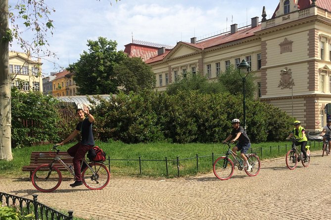 Prague Bike Tour - Stunning Viewpoints, Castle, City & Park - How hard is it, really? Bikes, gear, and the hill question