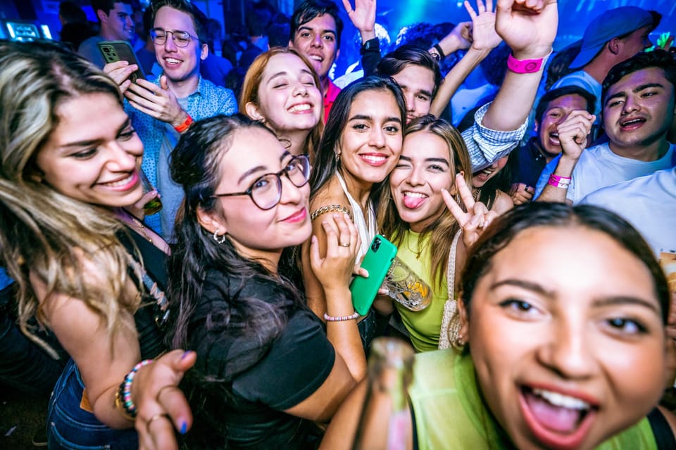 Prague: Boat Party with Unlimited Drinks & After Party Entry - The drink setup: how to avoid a mismatch