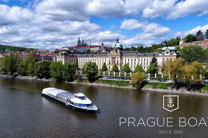 Prague Boats 2-hour Lunch Cruise - Lunch buffet onboard: what you should expect to eat