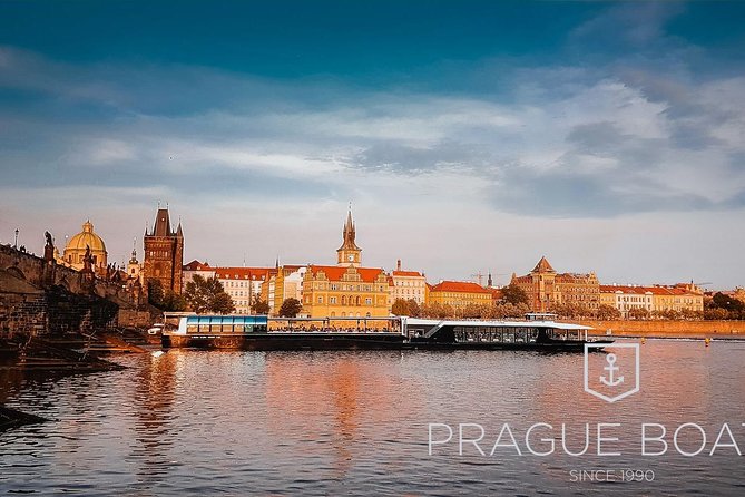Prague Boats 3-hours Crystal Dinner Cruise - Buffet dinner on a moving boat: how to get the best experience