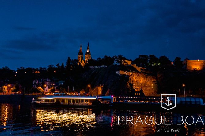 Prague Boats 3-hours Crystal Dinner Cruise - Seating and sections: how to choose if the boat offers them