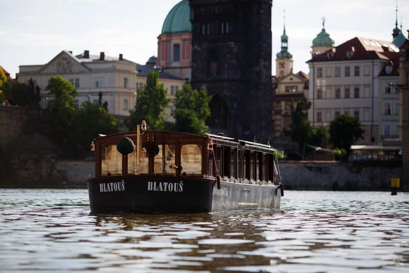 Prague: Canal Cruise Around Charles Bridge - A canal cruise that starts at Charles Bridge Museum